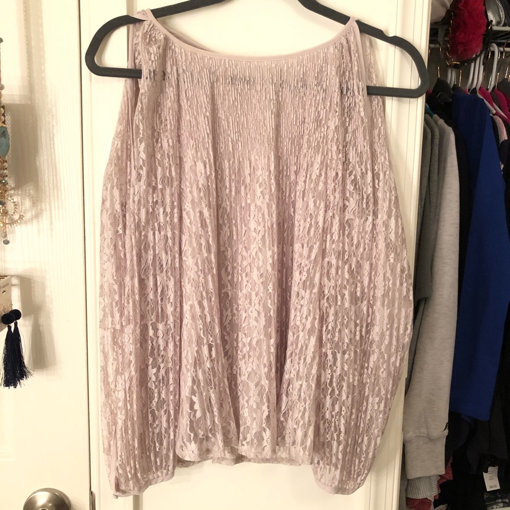 Lauren Conrad Grey lace open shoulder blouse